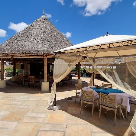 Manyatta Camp Hotel Voi Bagian luar foto