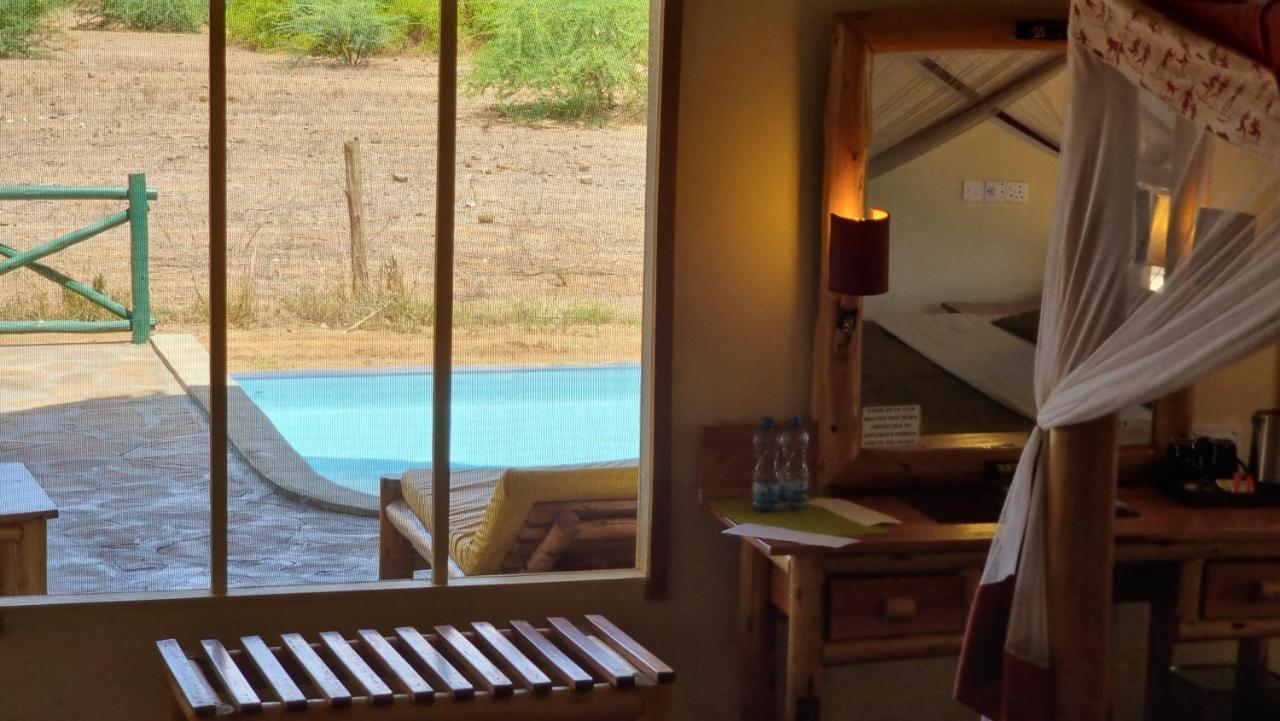Manyatta Camp Hotel Voi Bagian luar foto