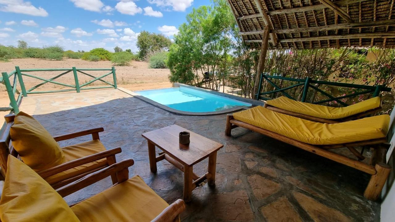 Manyatta Camp Hotel Voi Bagian luar foto