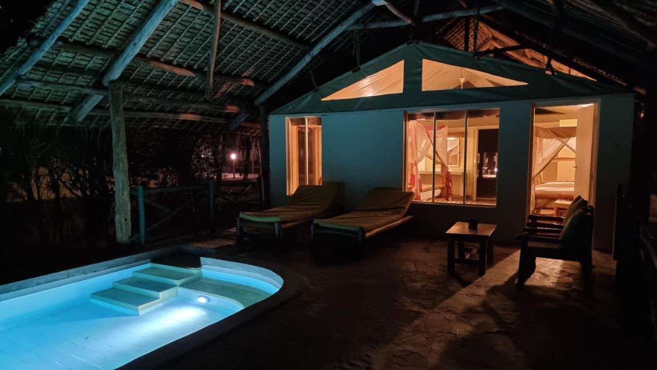 Manyatta Camp Hotel Voi Bagian luar foto