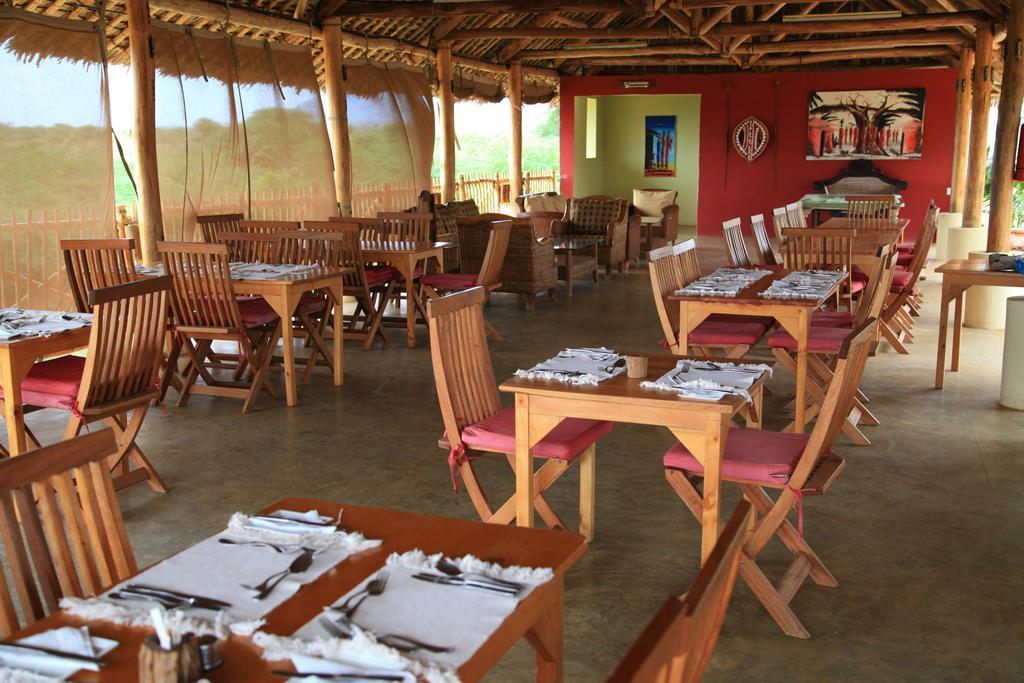 Manyatta Camp Hotel Voi Bagian luar foto