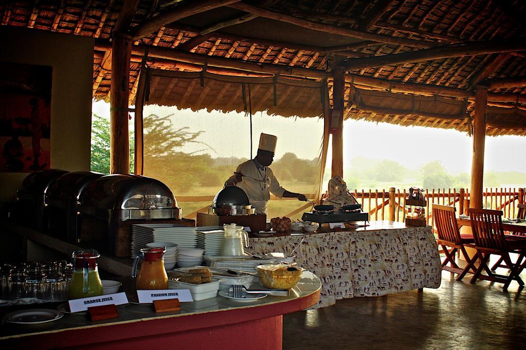 Manyatta Camp Hotel Voi Bagian luar foto