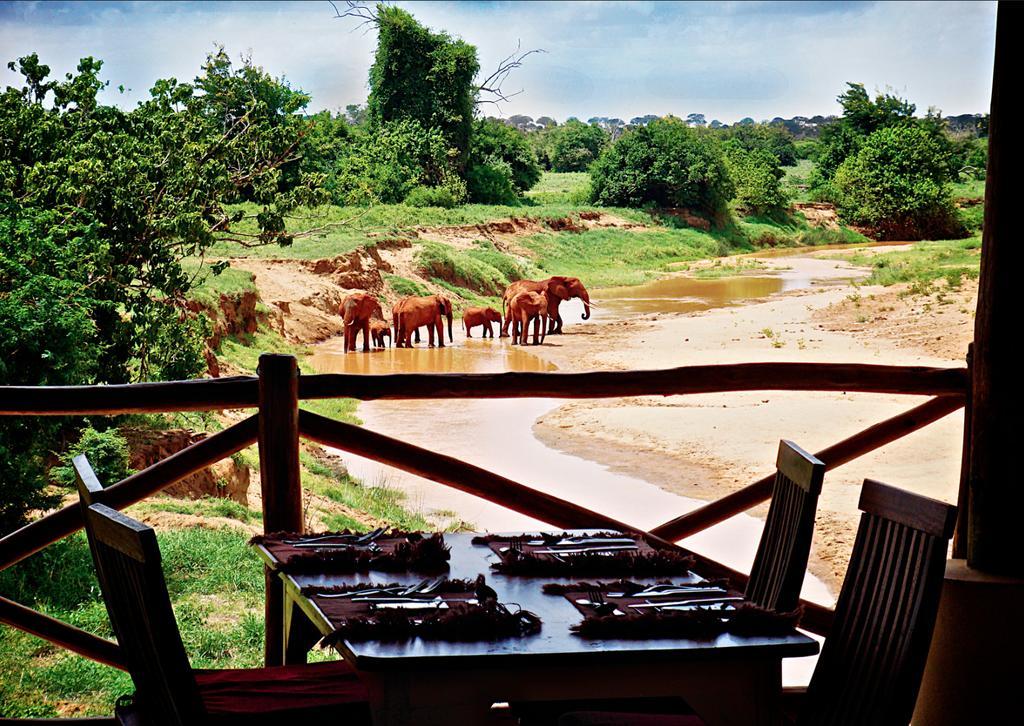 Manyatta Camp Hotel Voi Bagian luar foto
