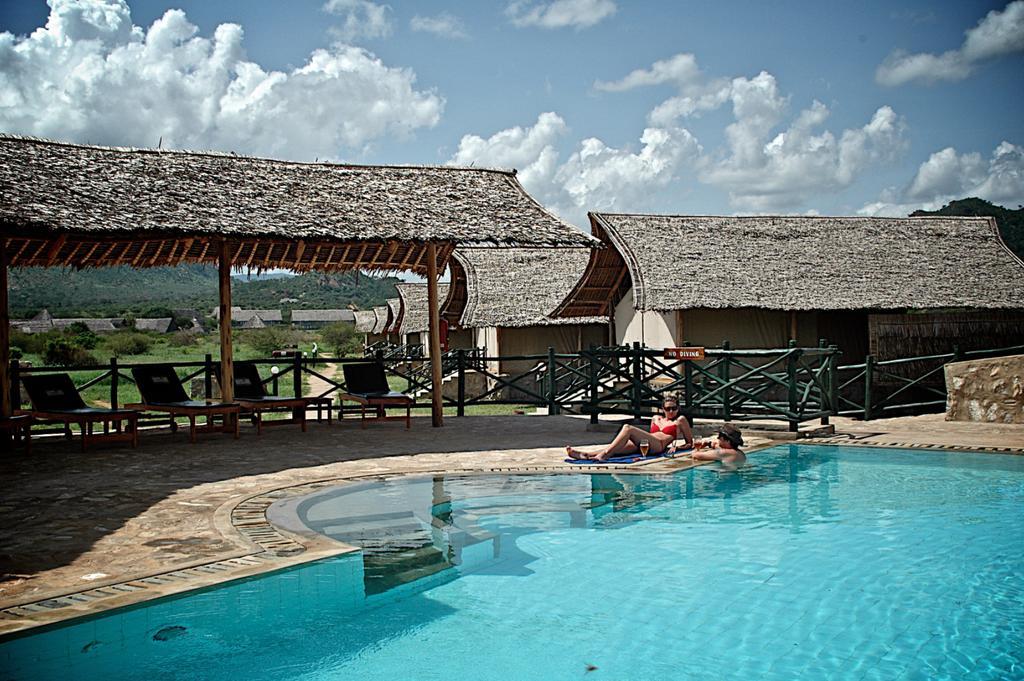 Manyatta Camp Hotel Voi Bagian luar foto