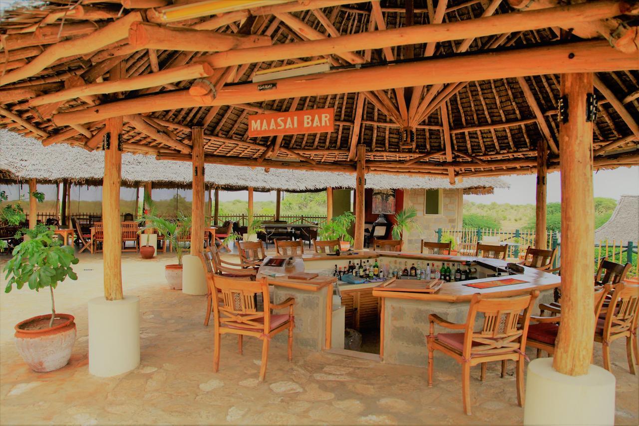 Manyatta Camp Hotel Voi Bagian luar foto