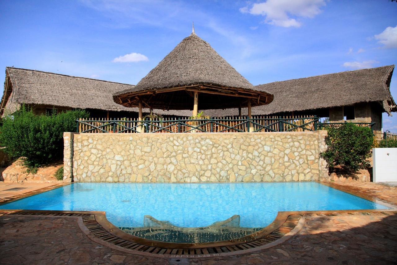 Manyatta Camp Hotel Voi Bagian luar foto