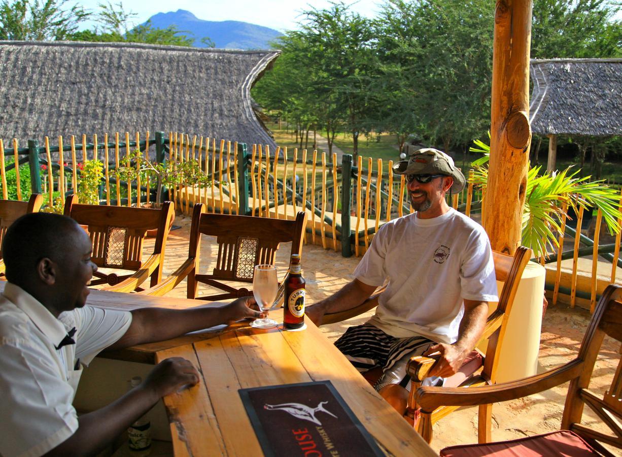 Manyatta Camp Hotel Voi Bagian luar foto