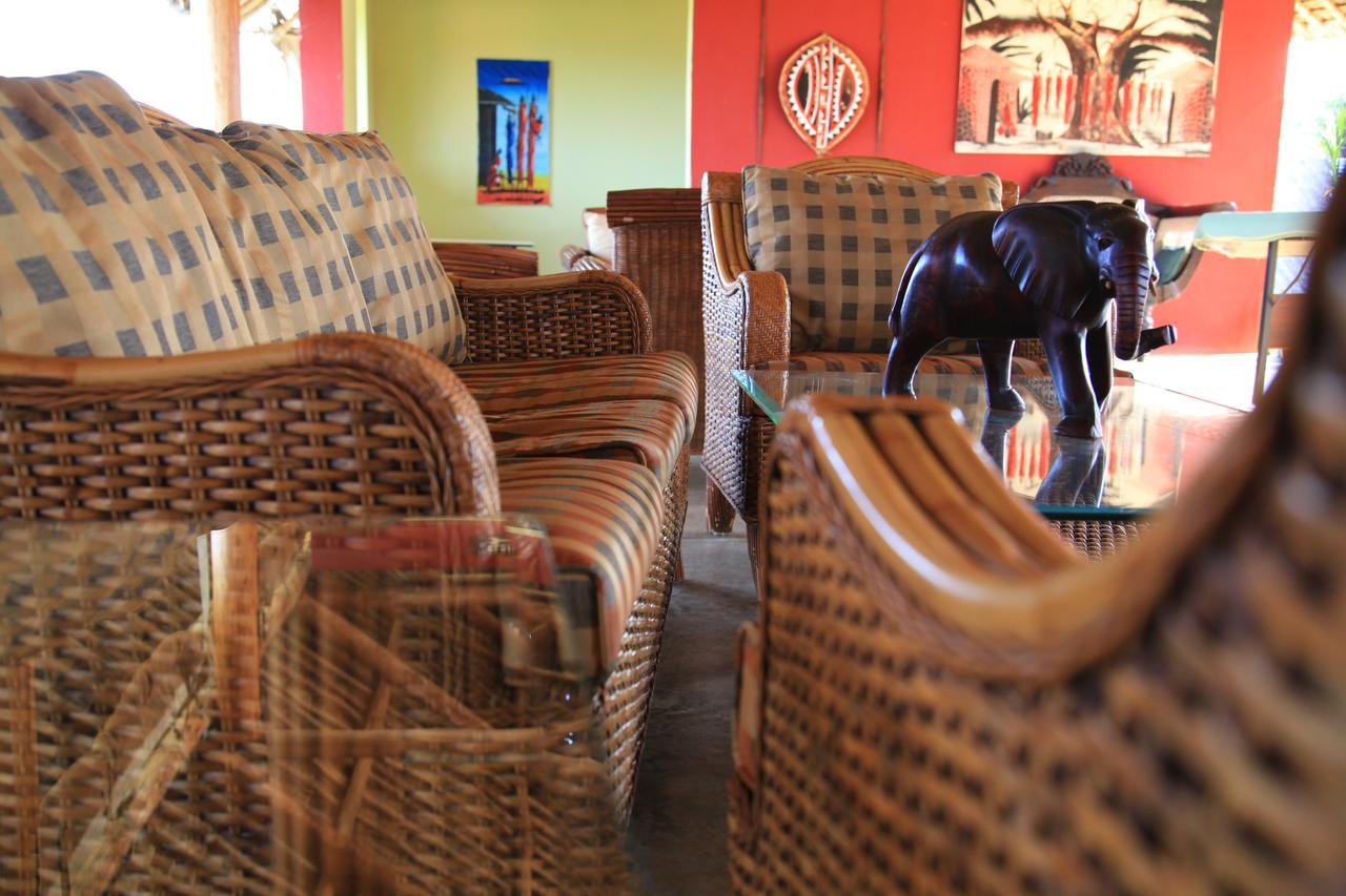 Manyatta Camp Hotel Voi Bagian luar foto
