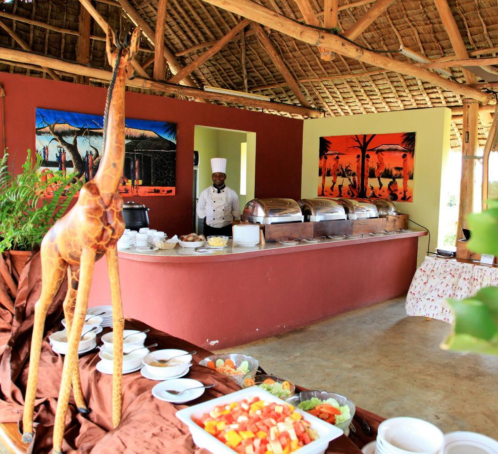 Manyatta Camp Hotel Voi Bagian luar foto