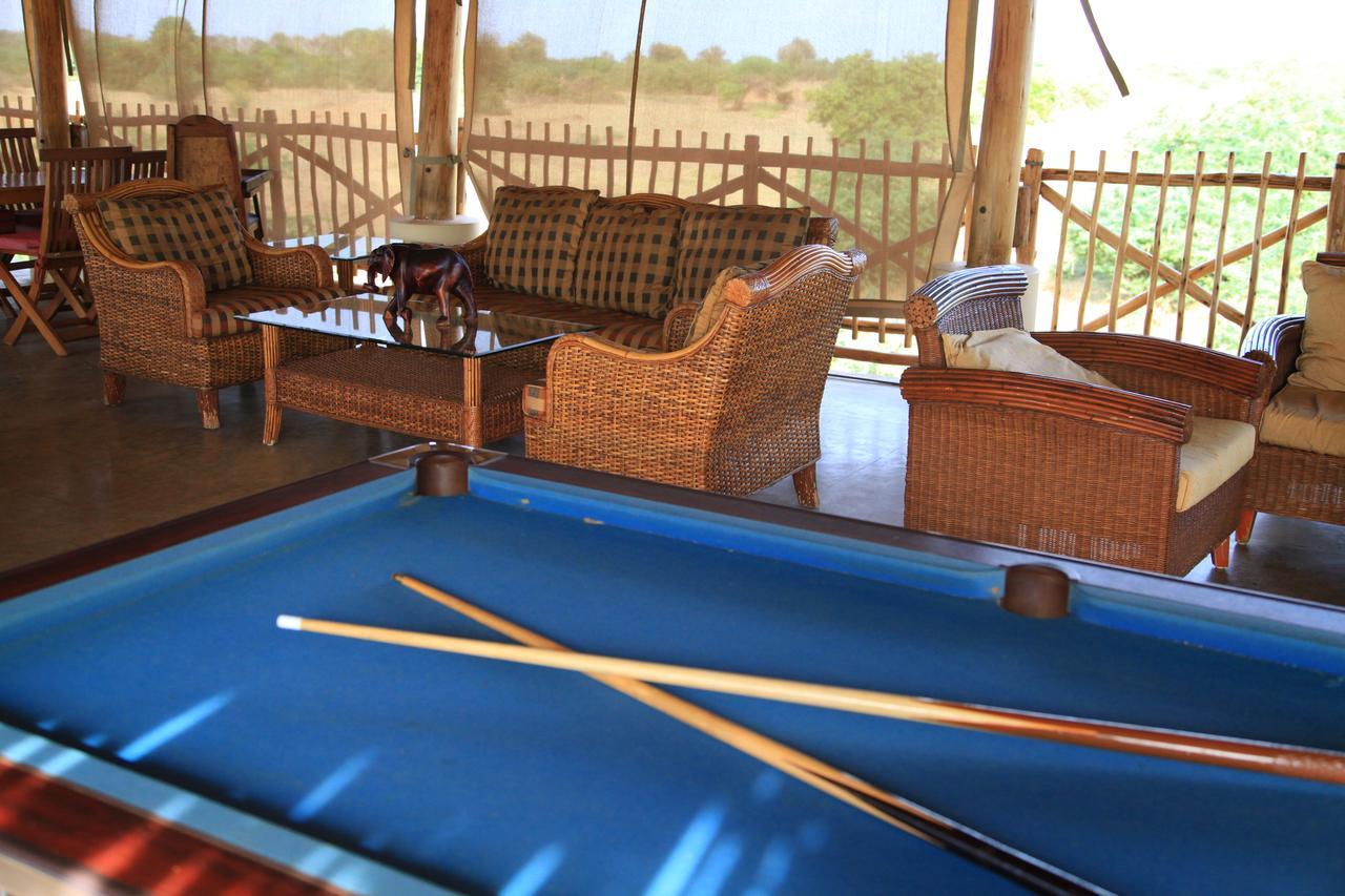 Manyatta Camp Hotel Voi Bagian luar foto